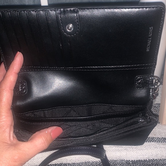 Michael Kors Jet Set Charm Phone Crossbody Bag - Picture 5 of 11